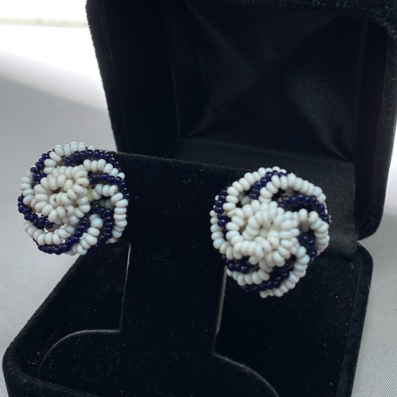 Vintage black white twisted seed bead earrings - Picture 3 of 8
